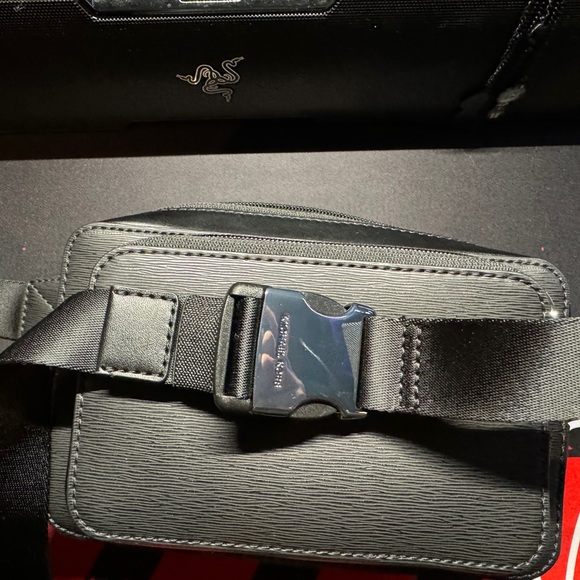 Michael Kors Cooper Sling Pack - Picture 3 of 4